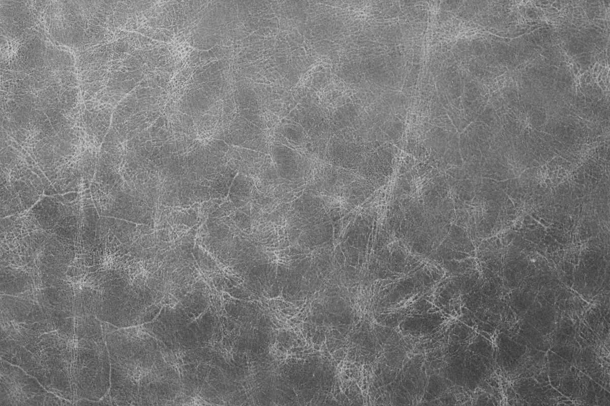 Pebbled vs Smooth vs Suede Leather for Wholesale Bags: A B2B Material Guide article image