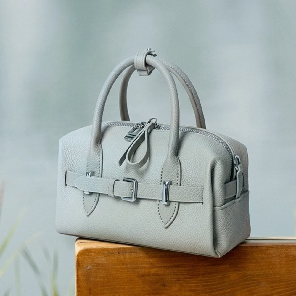 Artisan Top-Grain Leather Bowling Bag | Extended Handle product image