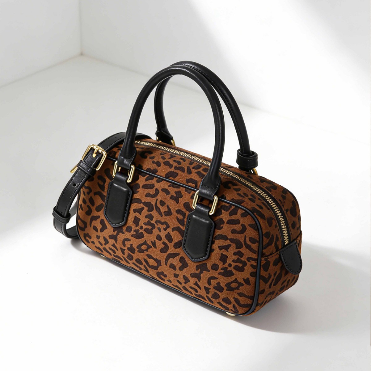 Korean Niche Boston Bowling Bag Women Large Capacity Shoulder Crossbody Commuter Bag product image