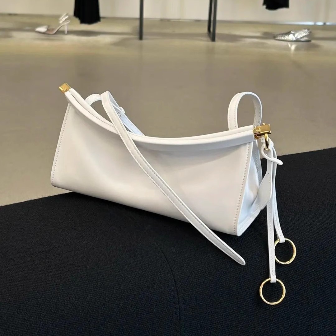 Niche Clasp Hobo Cowhide Baguette Underarm Bag product image