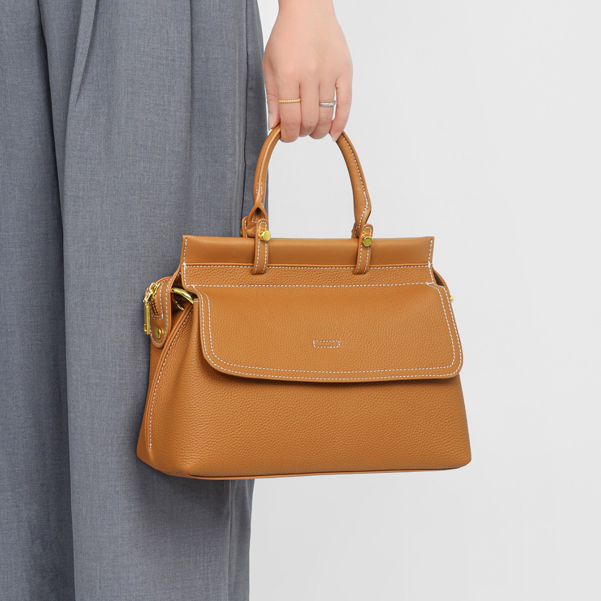 Vintage Genuine Leather Large Capacity Commuter Tote product image