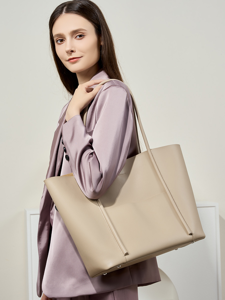Product image 8 of Large Genuine Leather Work Tote Bag for wholesale handbag buyers