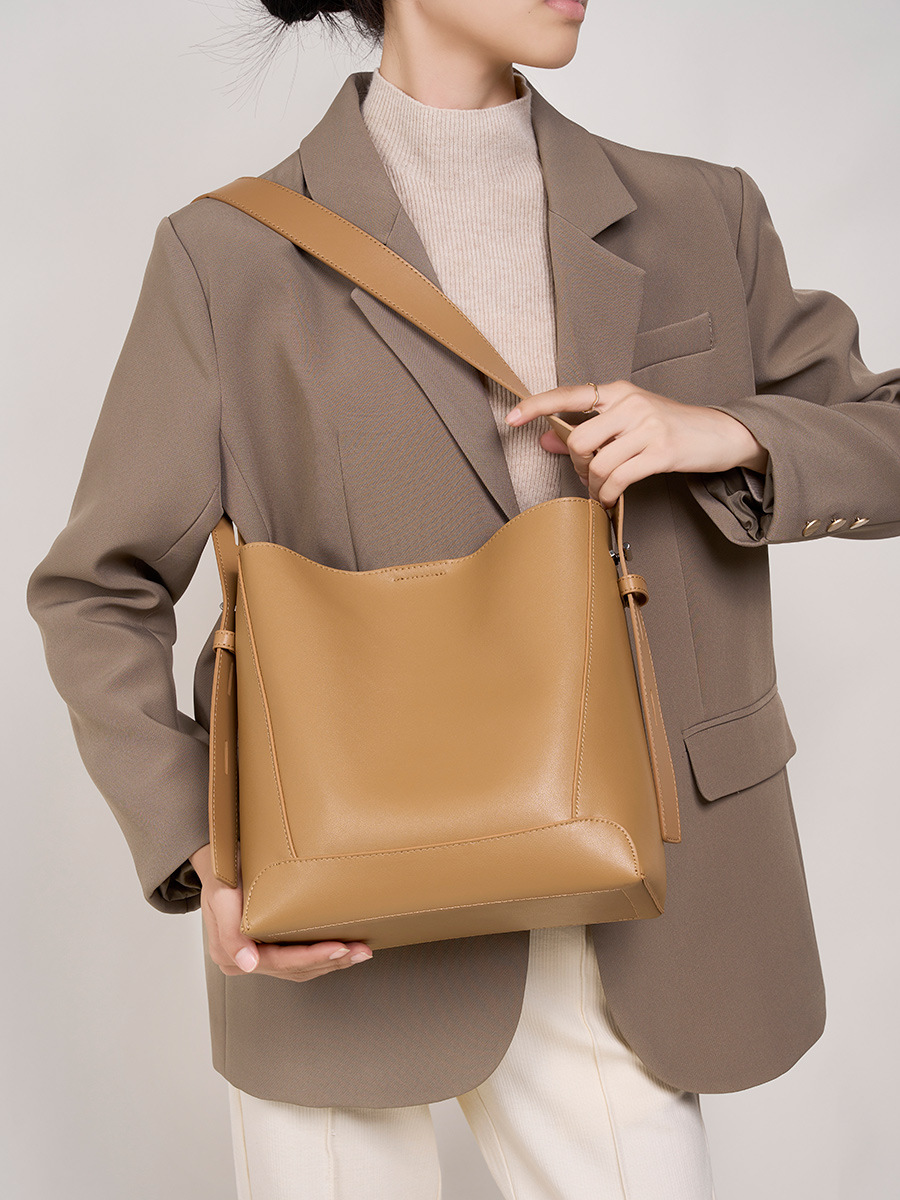 Product image 7 of Large Soft Leather Bucket Shoulder Bag for wholesale handbag buyers