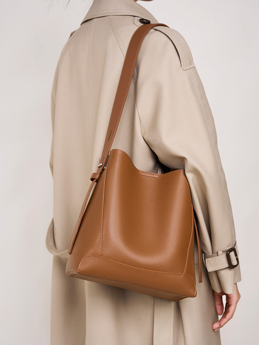 Large Soft Leather Bucket Shoulder Bag product image for B2B handbag collection