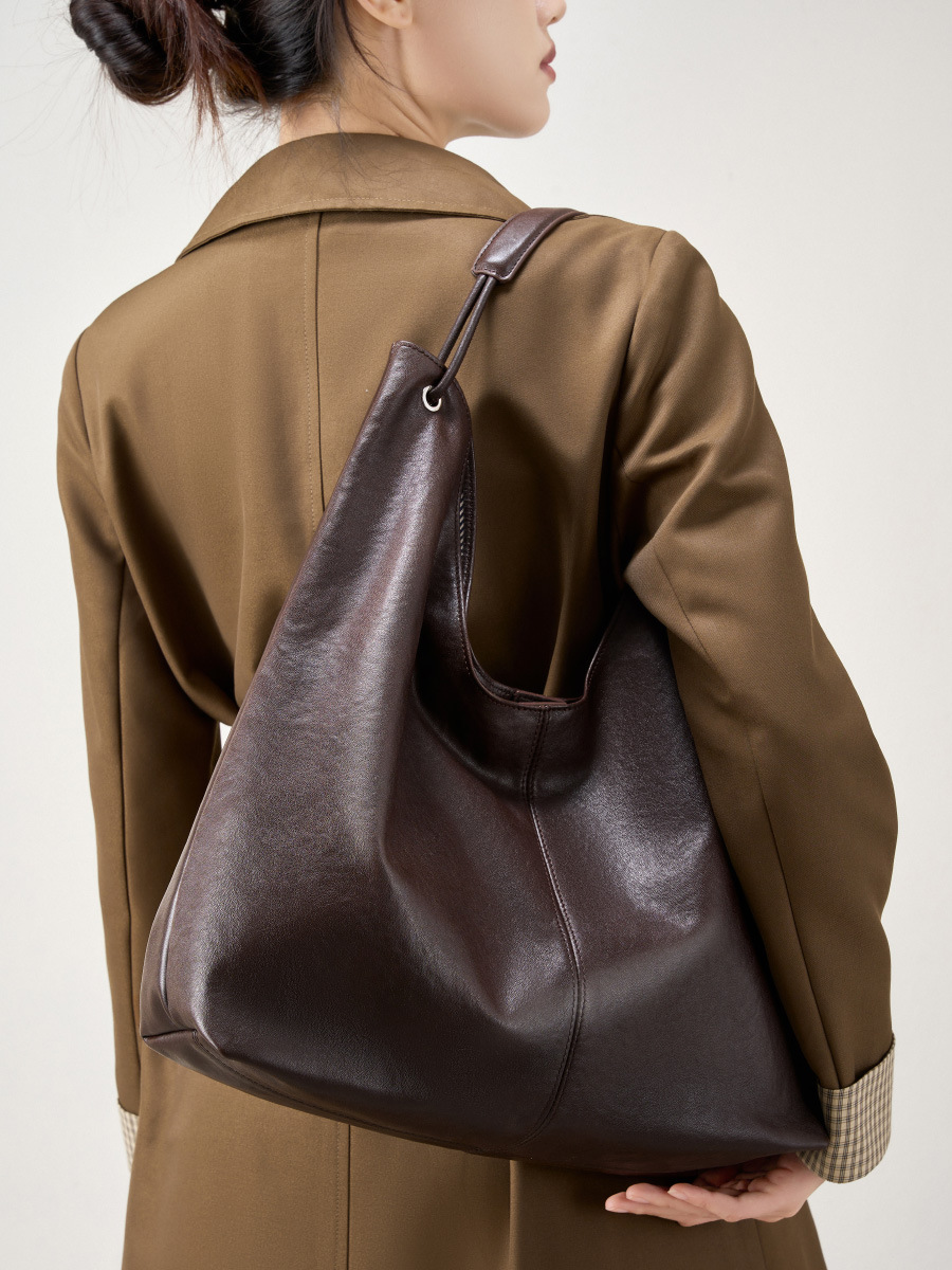 Product image 8 of Vegetable Tanned Leather Commuter Tote Bag for wholesale handbag buyers