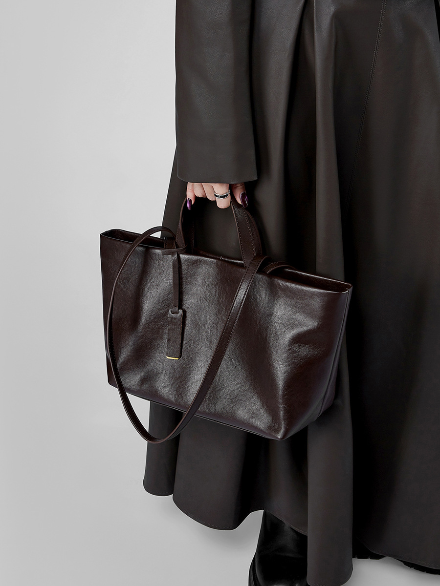 Vintage Soft Leather Hobo Tote Bag product image for B2B handbag collection