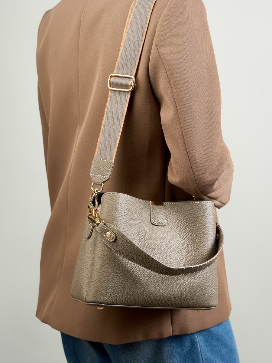 Product image 3 of Large Leather Bucket Shoulder Bag for wholesale handbag buyers