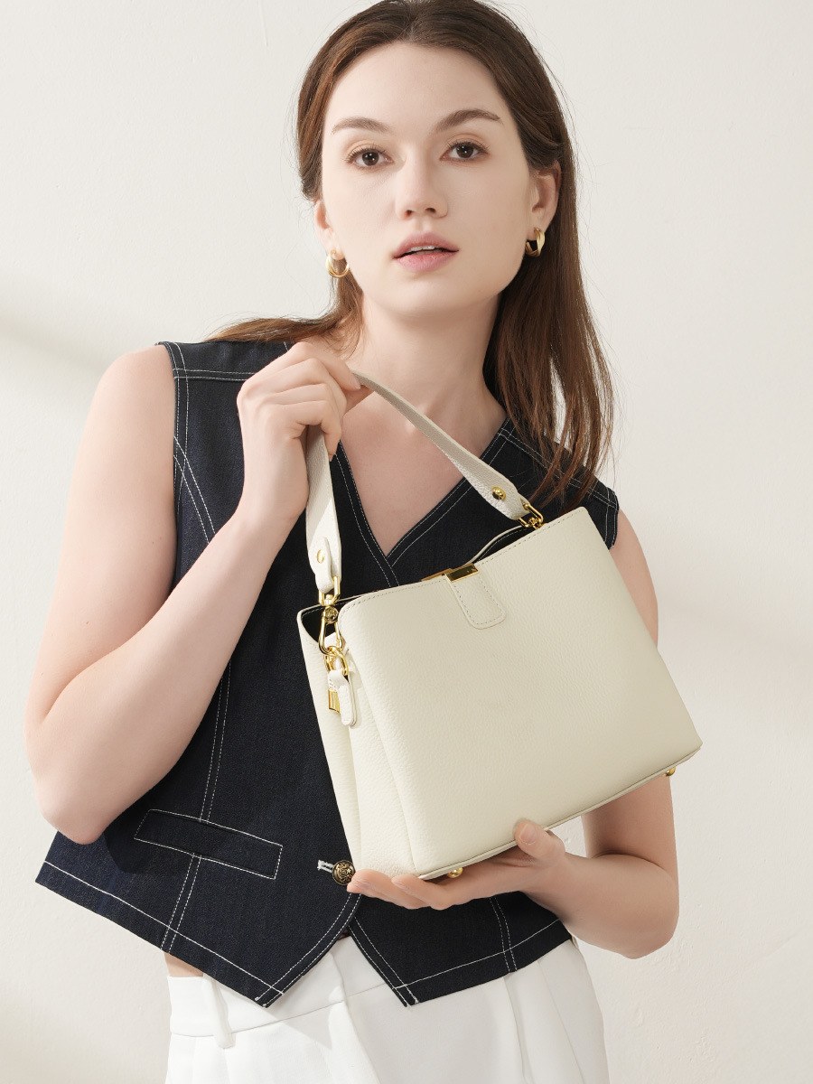 Product image 4 of Large Leather Bucket Shoulder Bag for wholesale handbag buyers