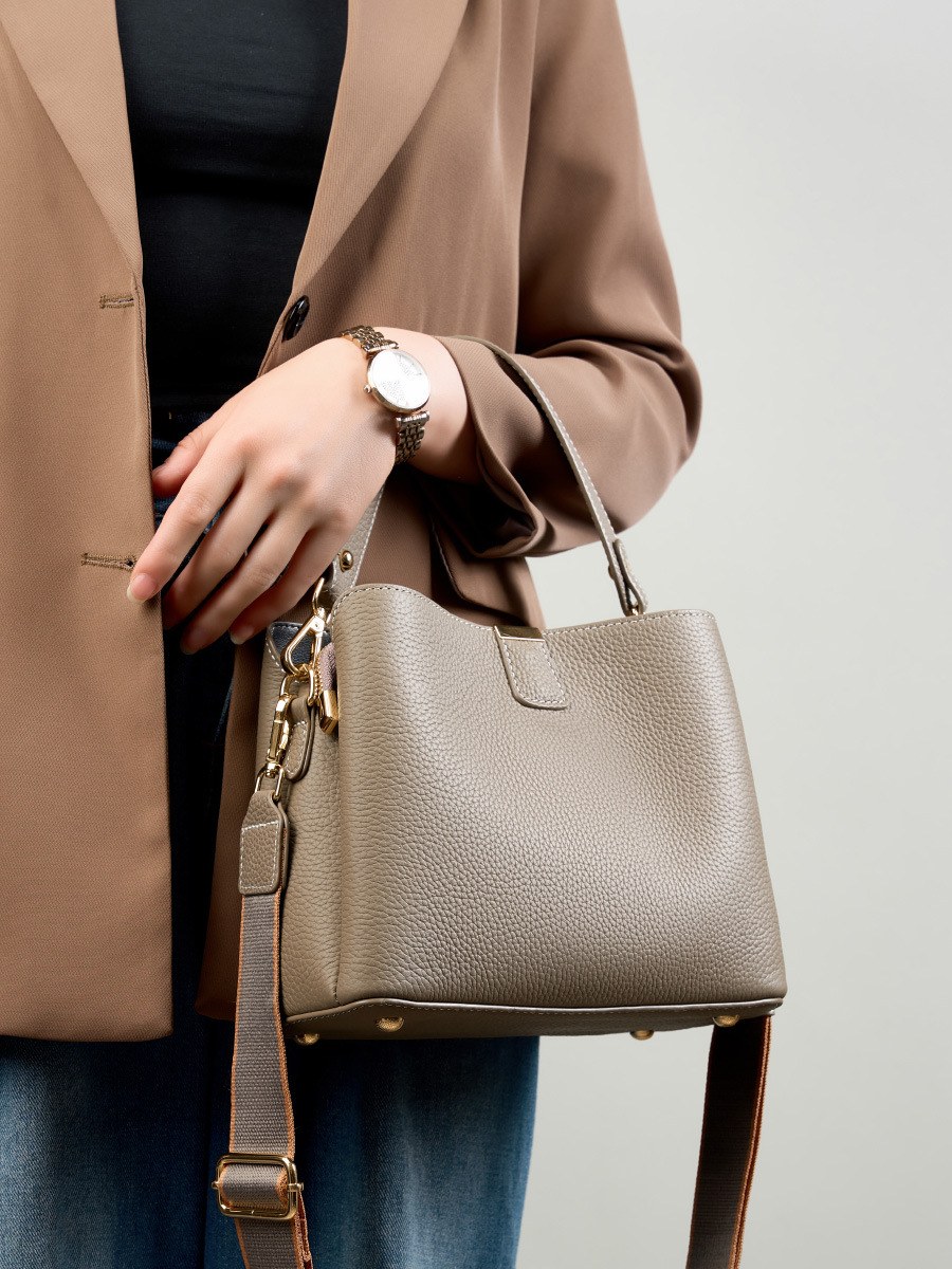 Large Leather Bucket Shoulder Bag product image for B2B handbag collection