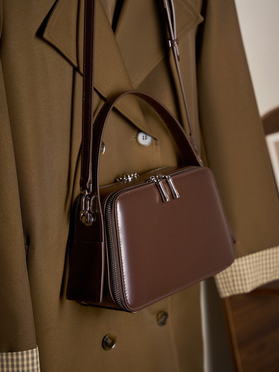 Product image 2 of Structured Leather Box Shoulder Bag for wholesale handbag buyers