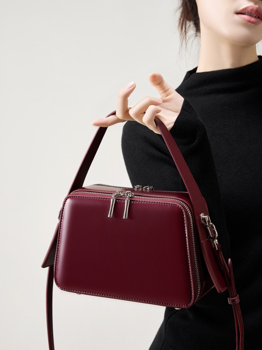 Product image 4 of Structured Leather Box Shoulder Bag for wholesale handbag buyers
