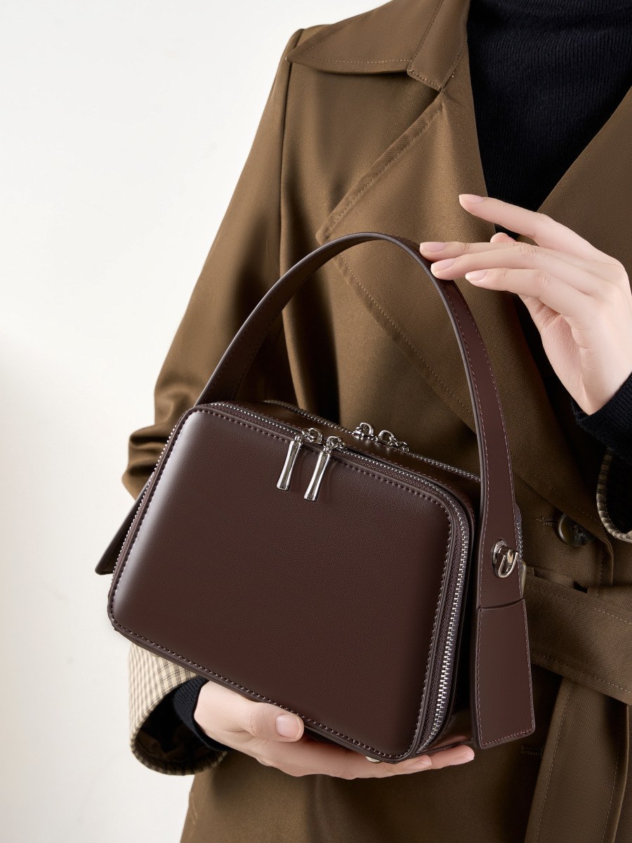 Structured Leather Box Shoulder Bag product image for B2B handbag collection